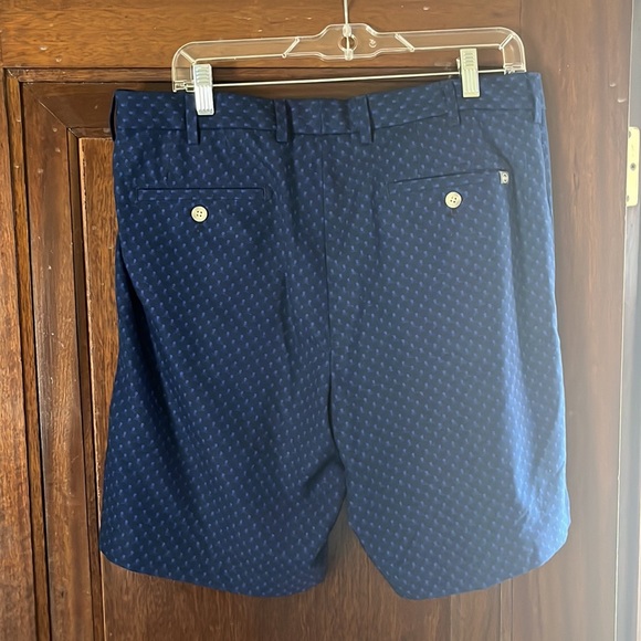 Peter Millar Mens Crown Sport Skull Crossbones Golf Shorts Performance - Picture 2 of 2